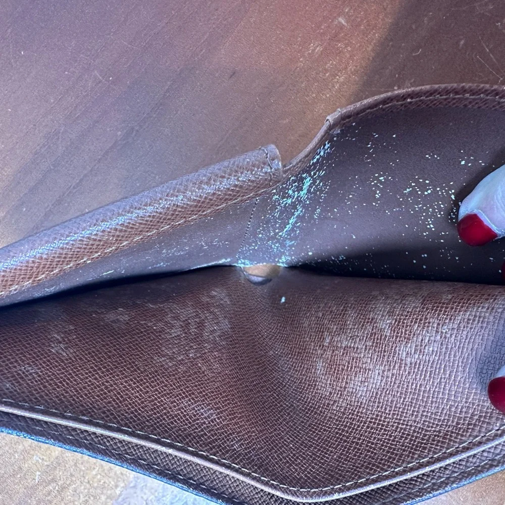 Louis Vuitton Monogram Portefeuille
Marco Bifold Wallet - Picture 9 of 12